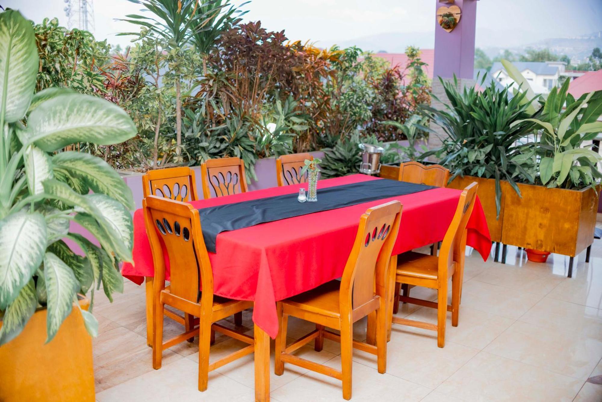 Tigers'S Apartment Hotel Bujumbura Ngoại thất bức ảnh